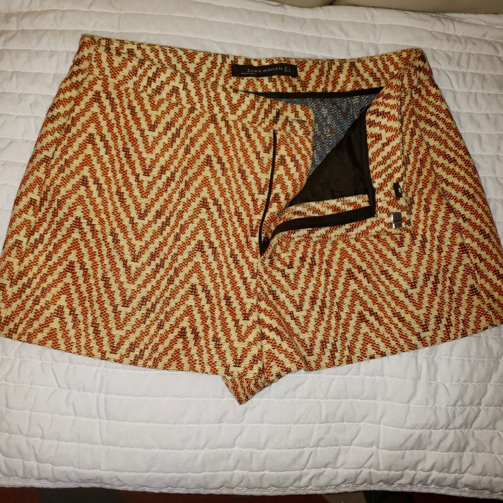 Zara Women shorts size 2